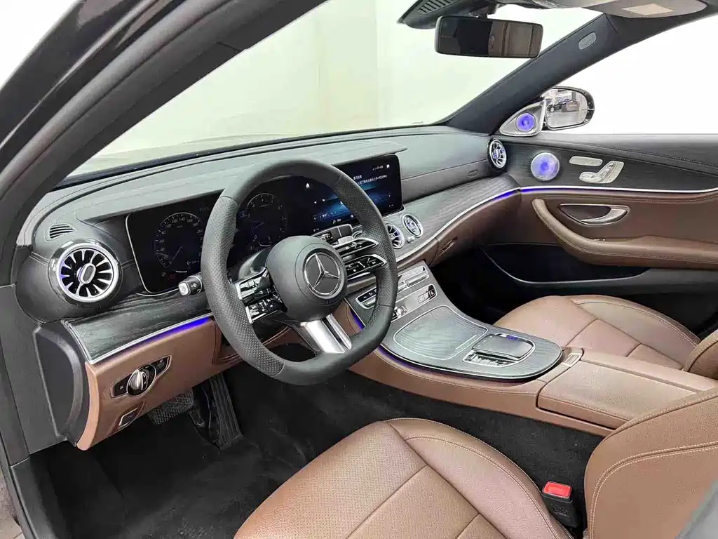 Mercedes-Benz E-Class — фото 11