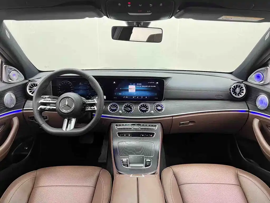 Mercedes-Benz E-Class — фото 18