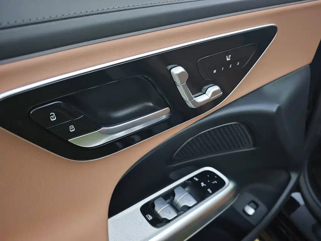 Mercedes-Benz E-Class (Import) — фото 17