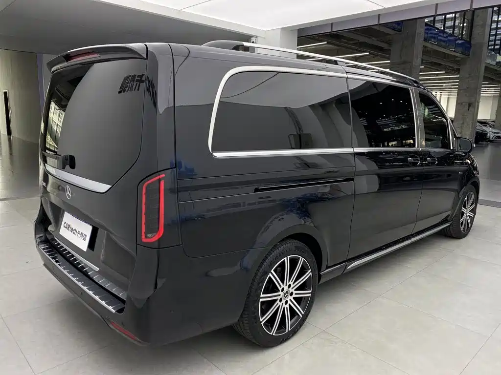 Mercedes-Benz V-Class — фото 14