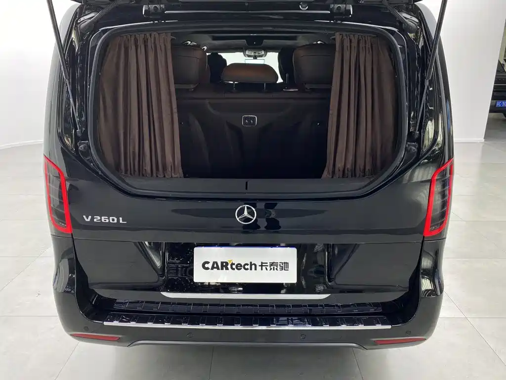 Mercedes-Benz V-Class — фото 10