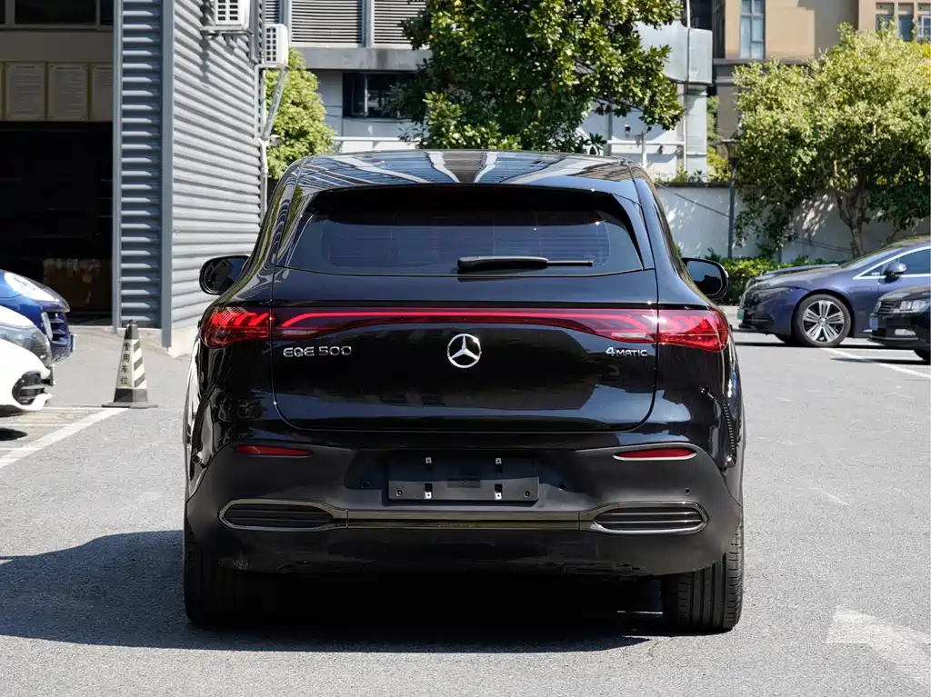 Mercedes-Benz EQE SUV — фото 4