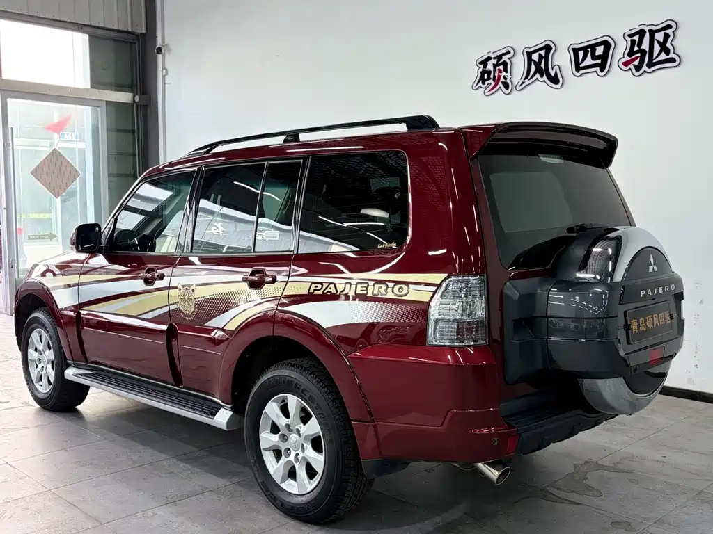 Mitsubishi Pajero (Import) — фото 3