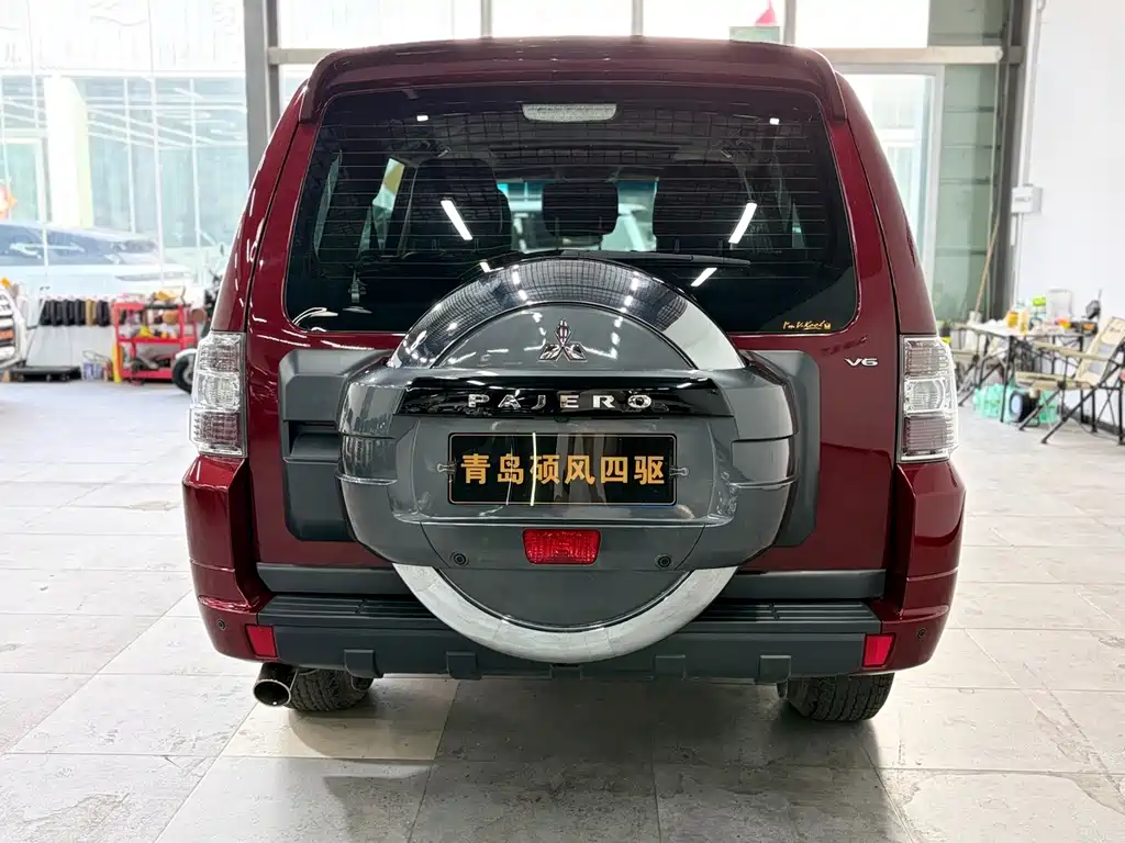 Mitsubishi Pajero (Import) — фото 4