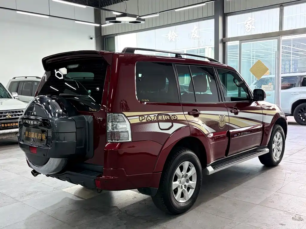 Mitsubishi Pajero (Import) — фото 5