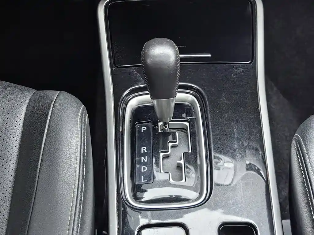 Mitsubishi Outlander — фото 13