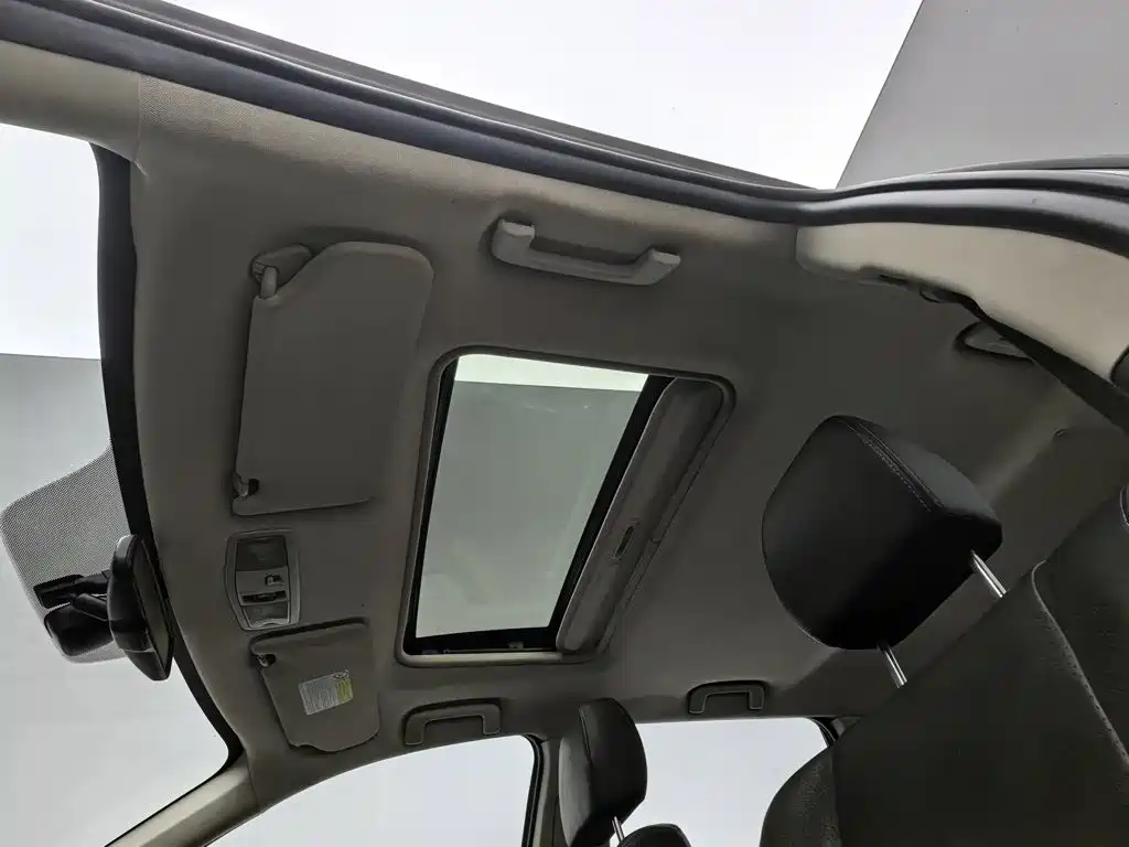 Mitsubishi Outlander — фото 14