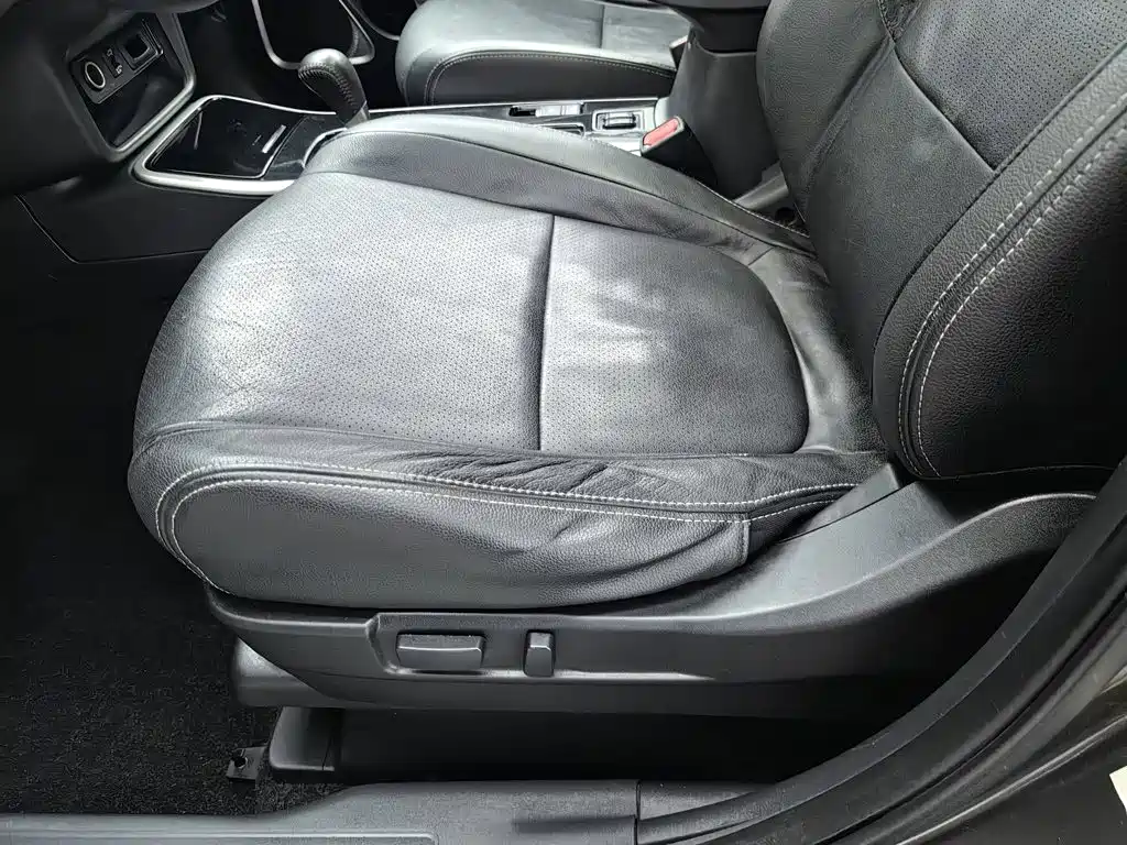 Mitsubishi Outlander — фото 20
