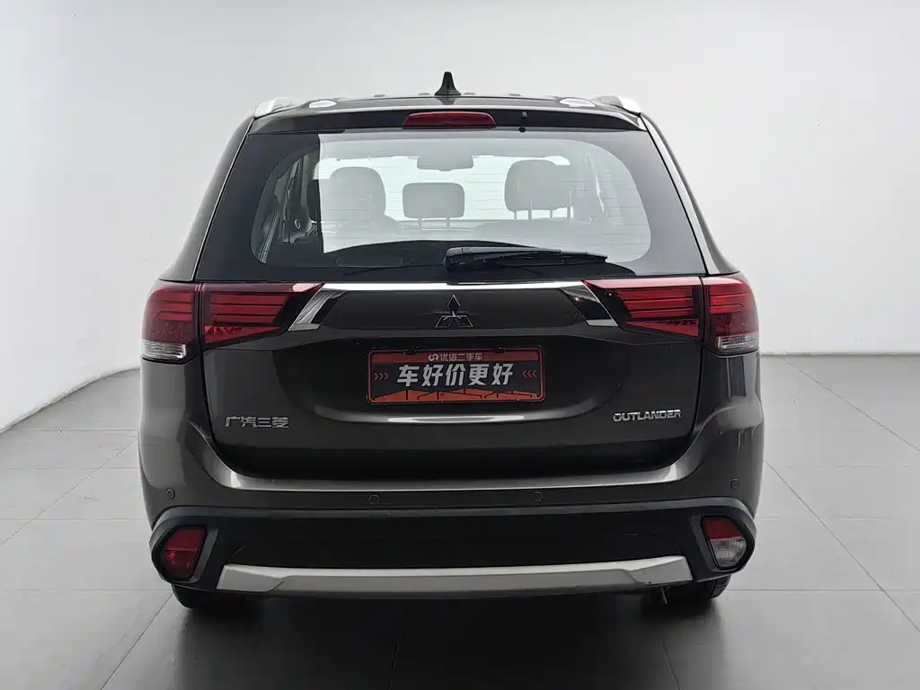 Mitsubishi Outlander — фото 4