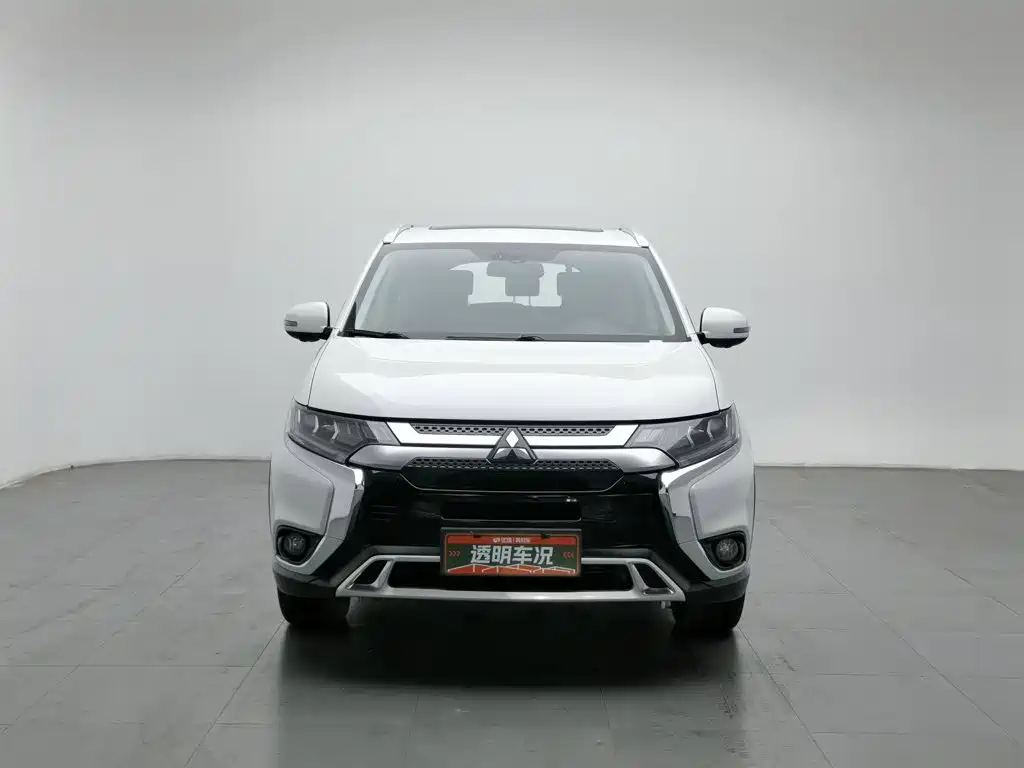 Mitsubishi Outlander — фото 3