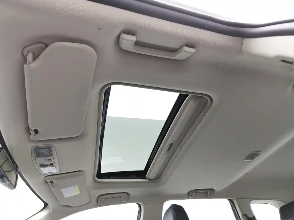 Mitsubishi Outlander — фото 14