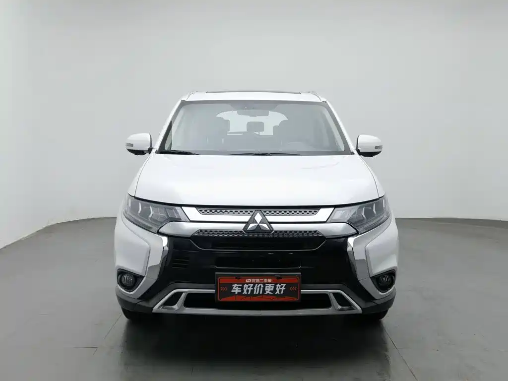 Mitsubishi Outlander — фото 3