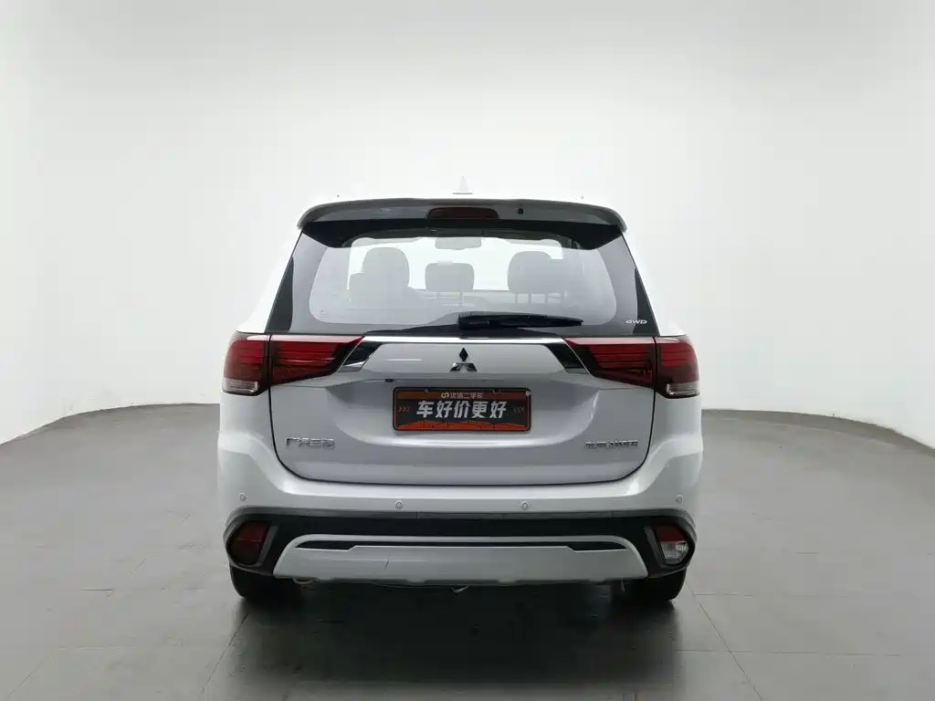 Mitsubishi Outlander — фото 4