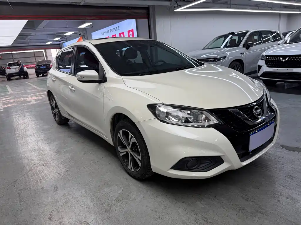 Nissan Tiida — фото 3