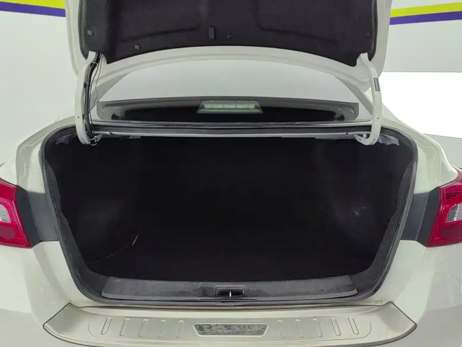 Nissan Sylphy — фото 4