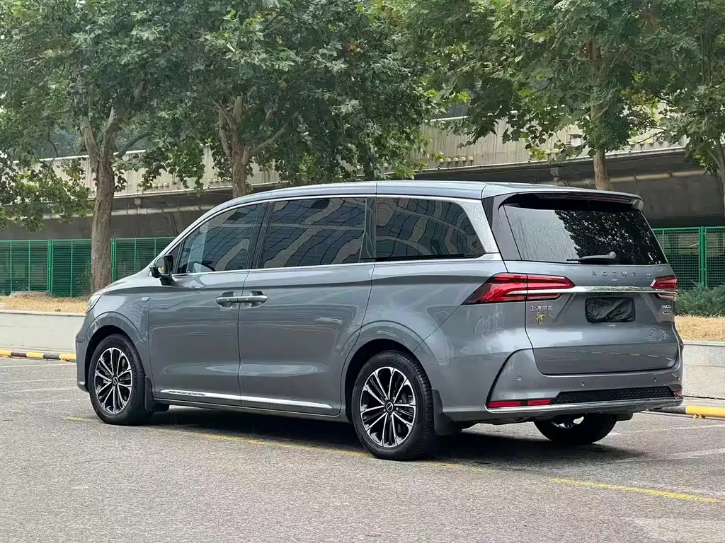 Roewe iMAX8 — фото 9
