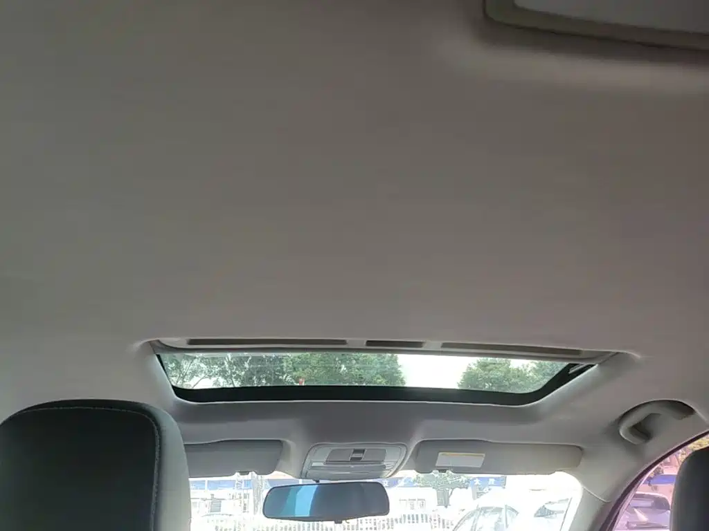Roewe i6 Classic — фото 13