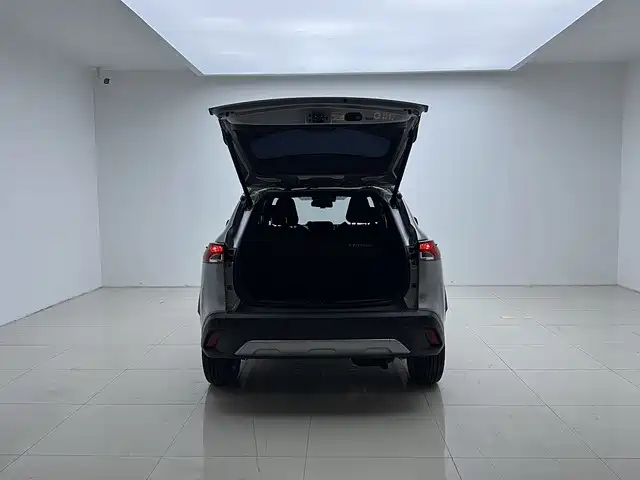 Toyota Corolla Cross — фото 11