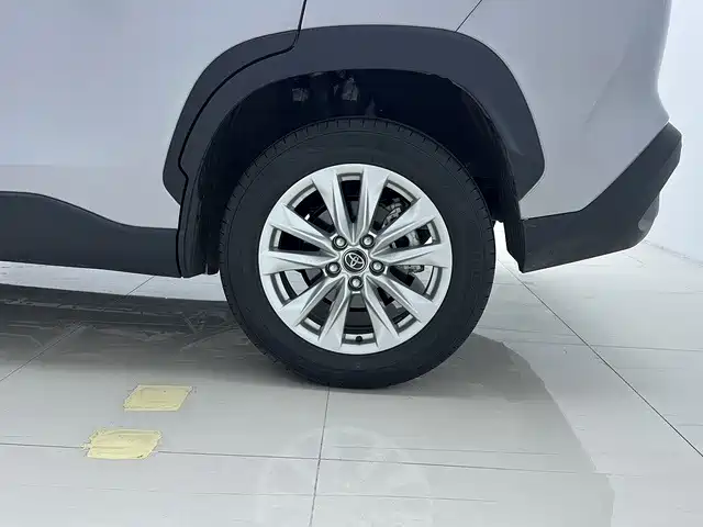 Toyota Corolla Cross — фото 14