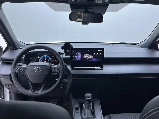 Toyota Corolla Cross — фото 6
