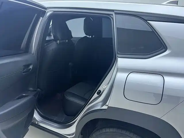 Toyota Corolla Cross — фото 10