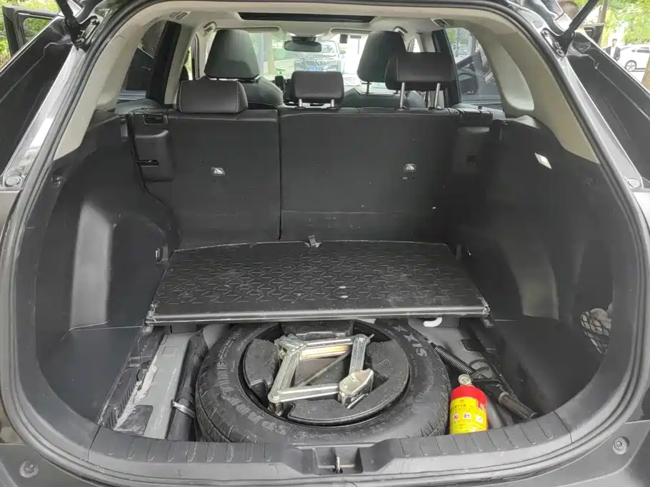 Toyota RAV4 — фото 4