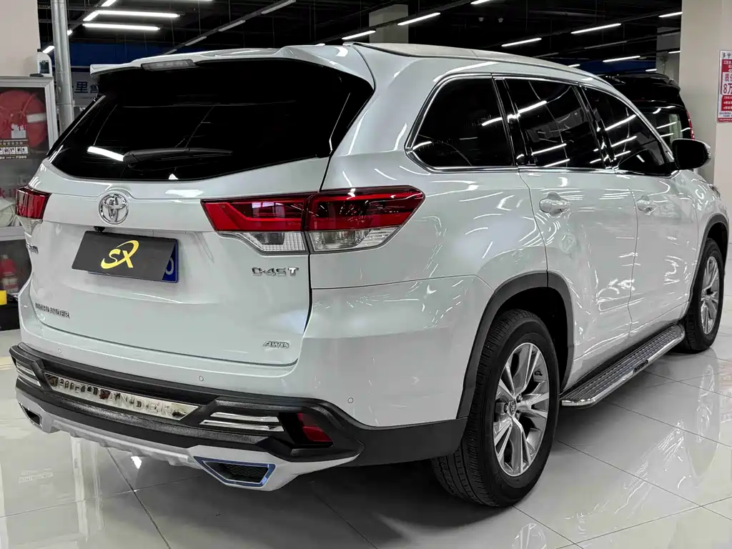 Toyota Highlander — фото 3