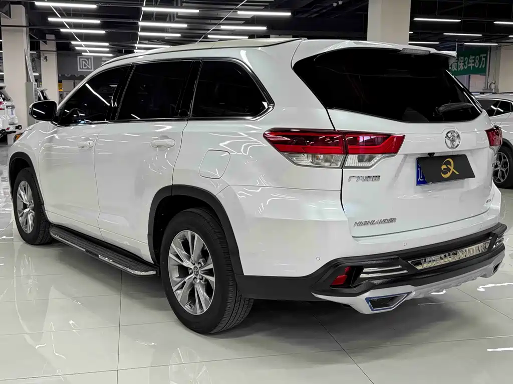 Toyota Highlander — фото 4