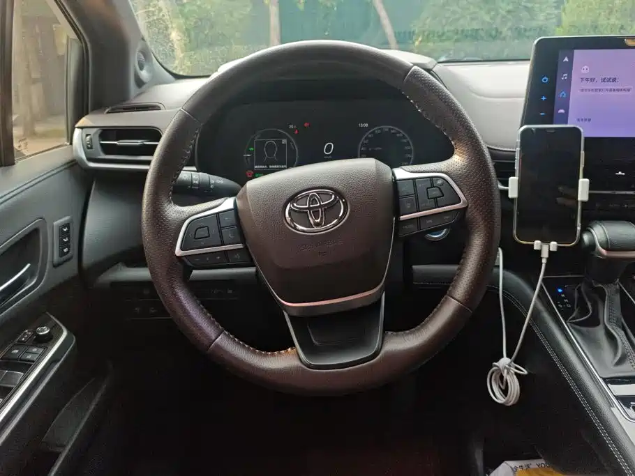 Toyota Sienna — фото 15