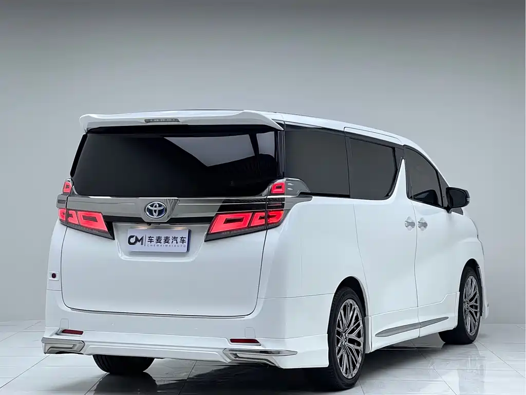 Toyota Vellfire — фото 3