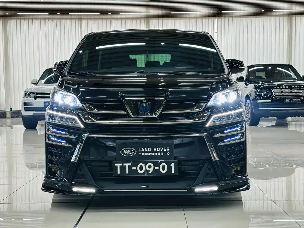 Toyota Vellfire — фото 2