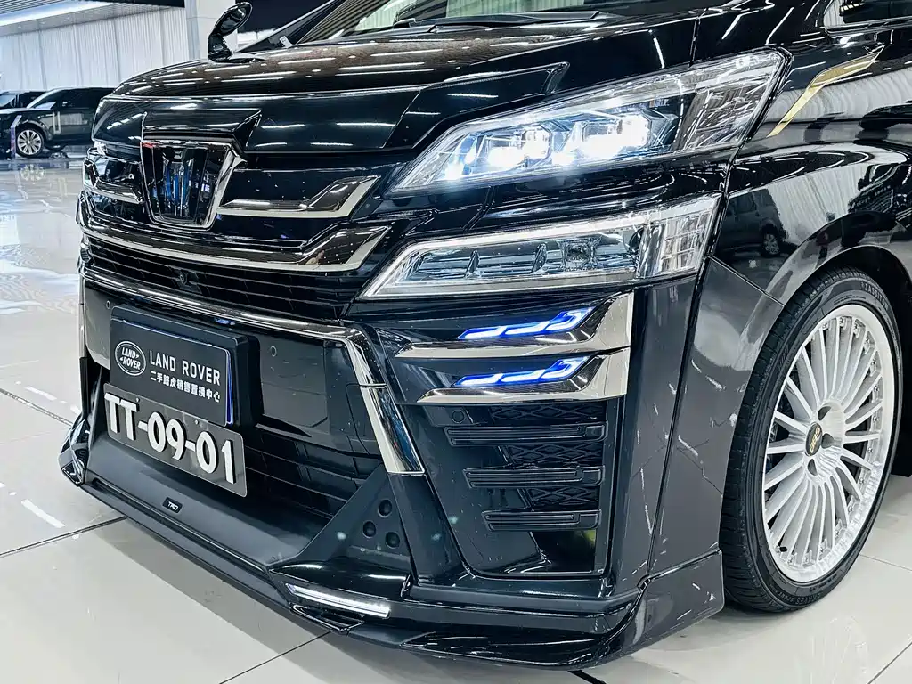 Toyota Vellfire — фото 5