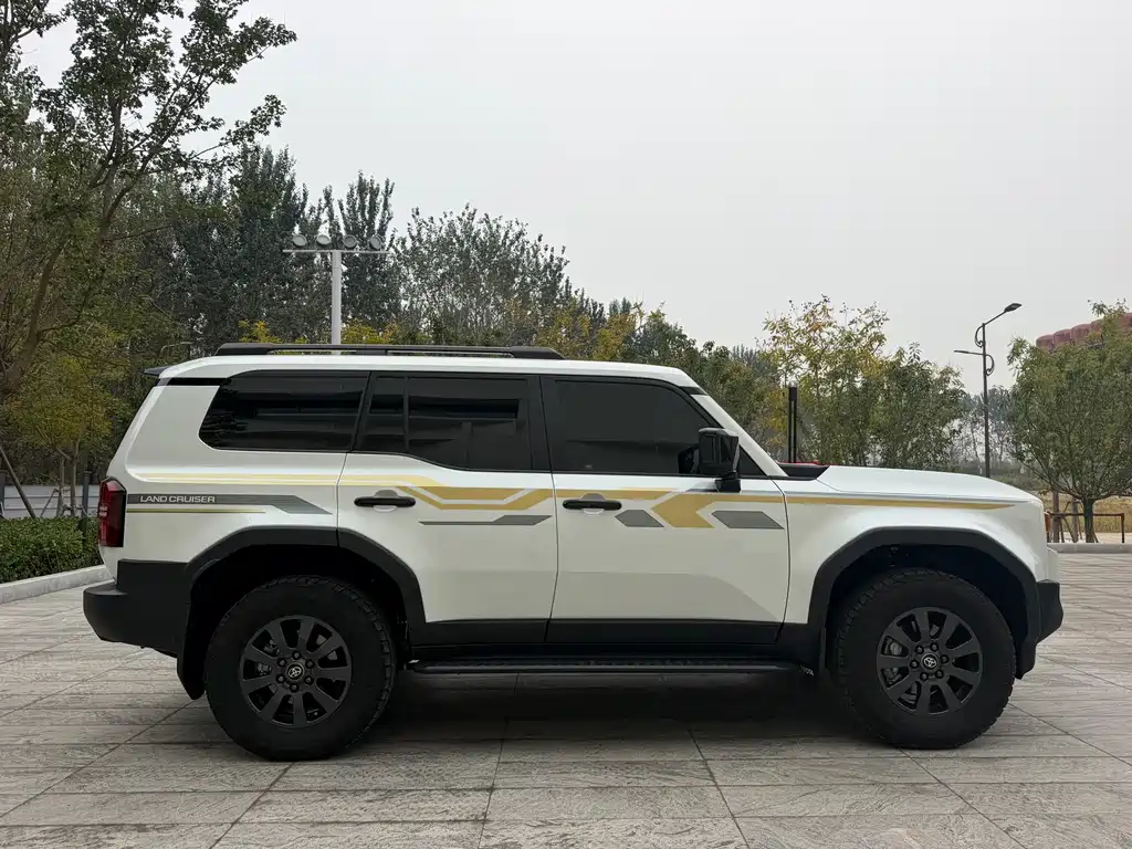 Toyota Prado — фото 4