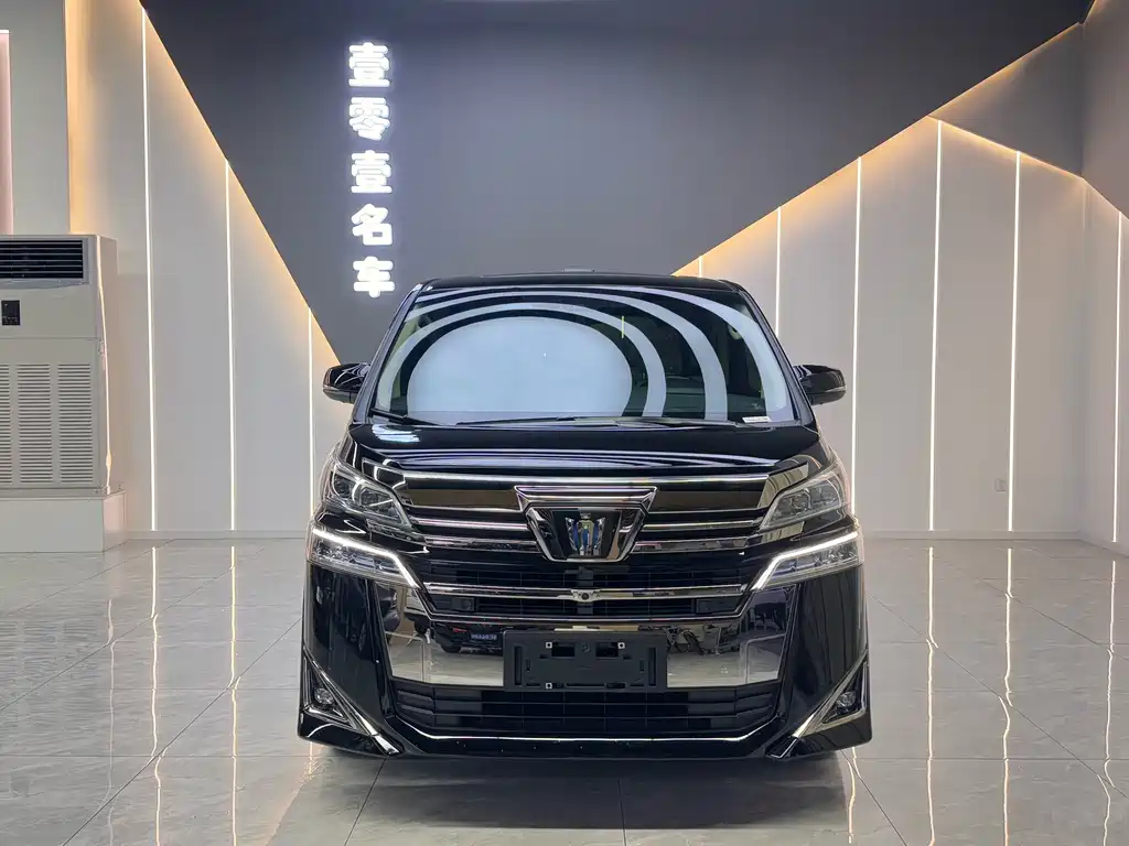 Toyota Vellfire — фото 2