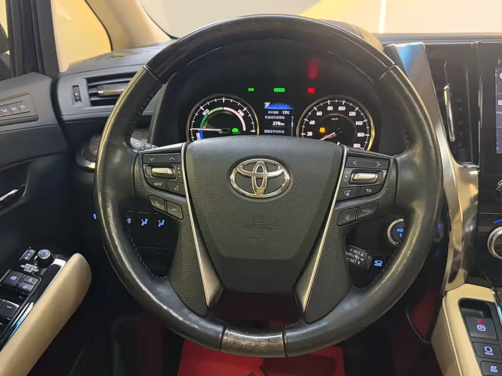 Toyota Vellfire — фото 29