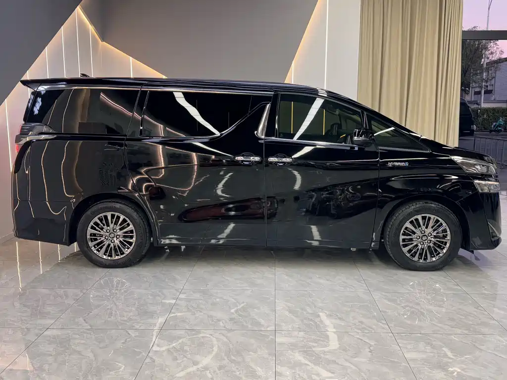 Toyota Vellfire — фото 7