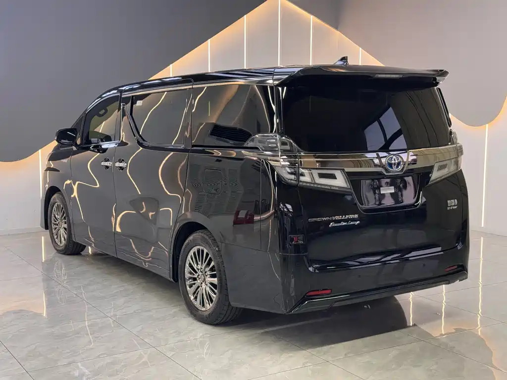 Toyota Vellfire — фото 10