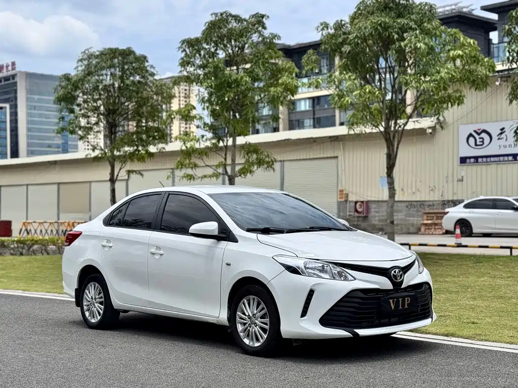 Toyota Vios — фото 3