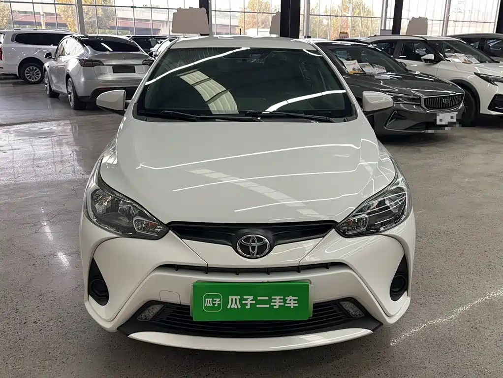 Toyota Yaris L — фото 9