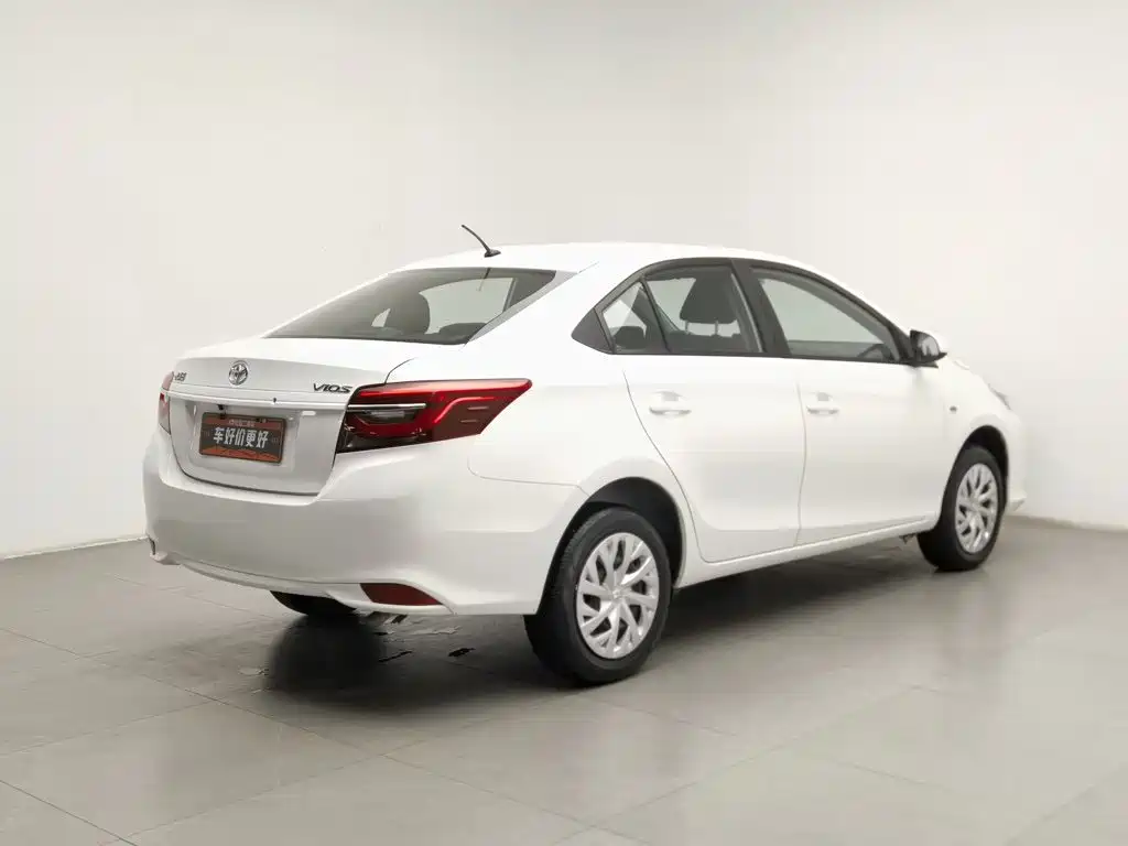 Toyota Vios — фото 2