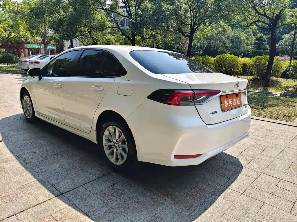 Toyota Corolla — фото 6