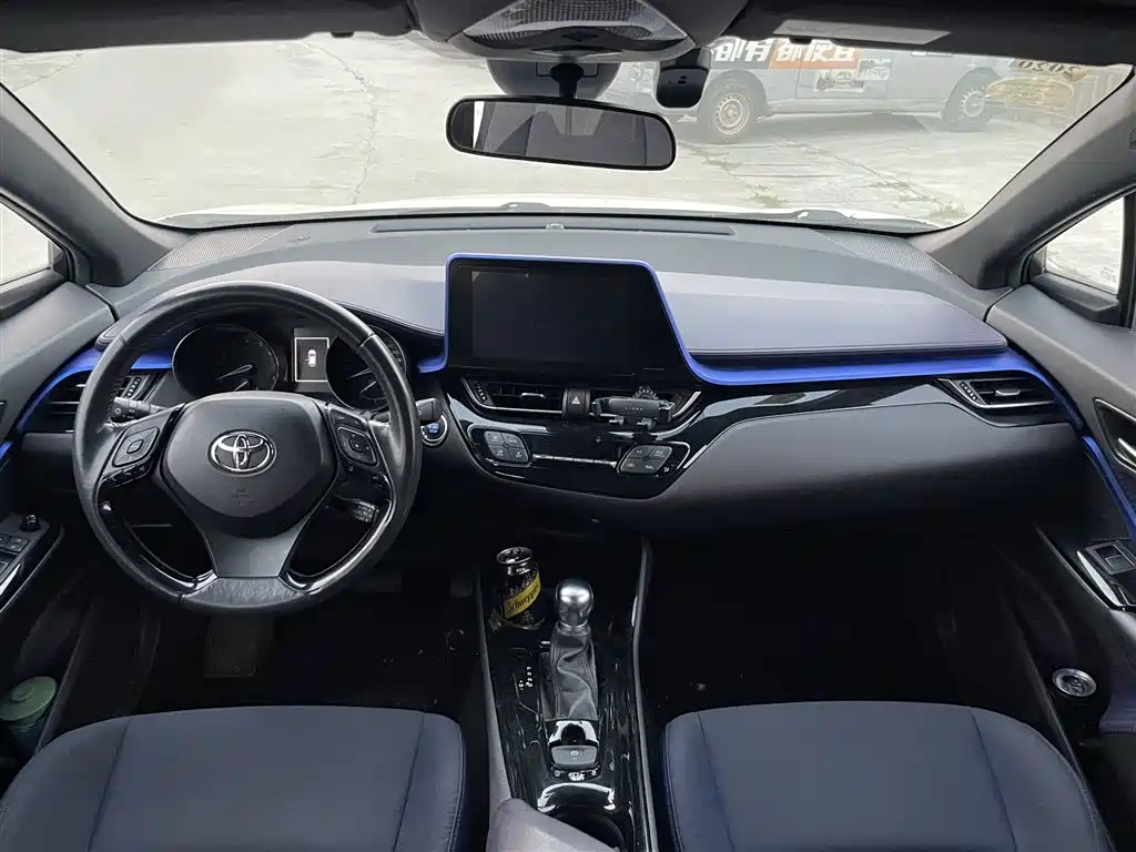 Toyota C-HR — фото 5