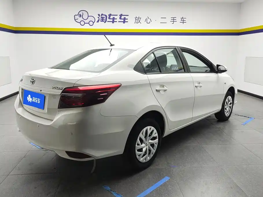 Toyota Vios — фото 3