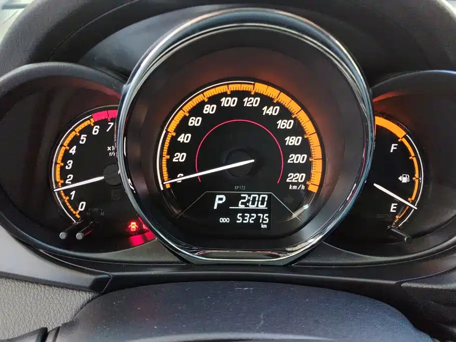 Toyota Yaris L — фото 14
