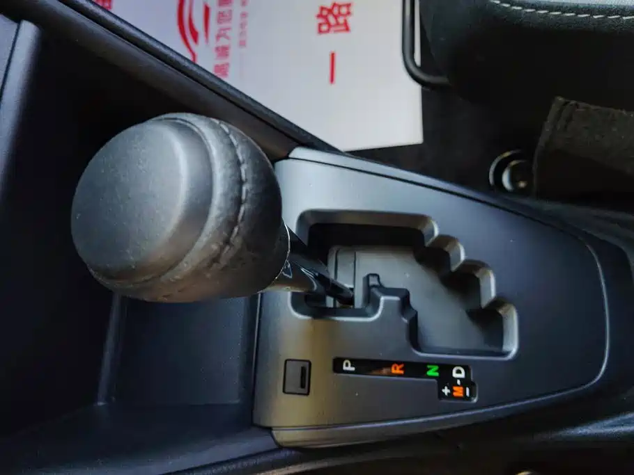 Toyota Yaris L — фото 16