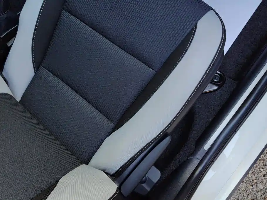 Toyota Yaris L — фото 8