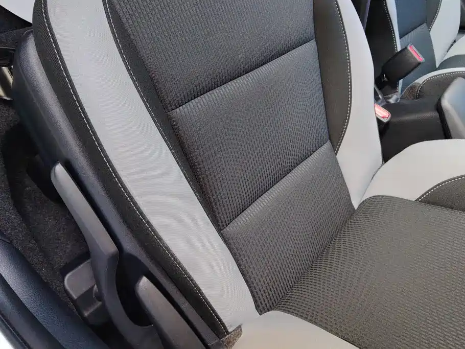 Toyota Yaris L — фото 9