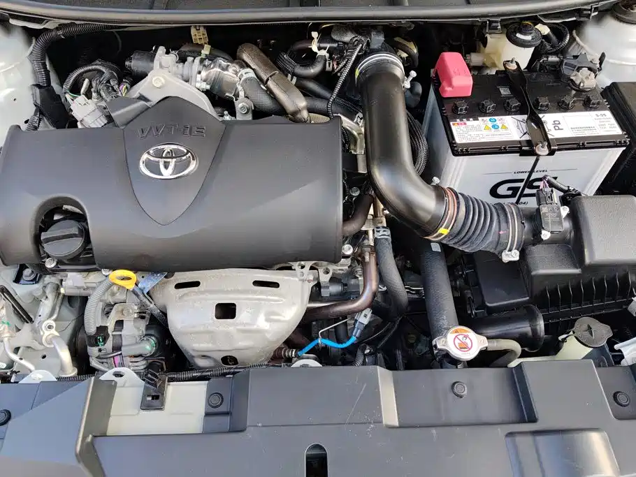 Toyota Yaris L — фото 10