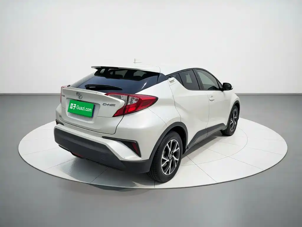 Toyota C-HR — фото 6