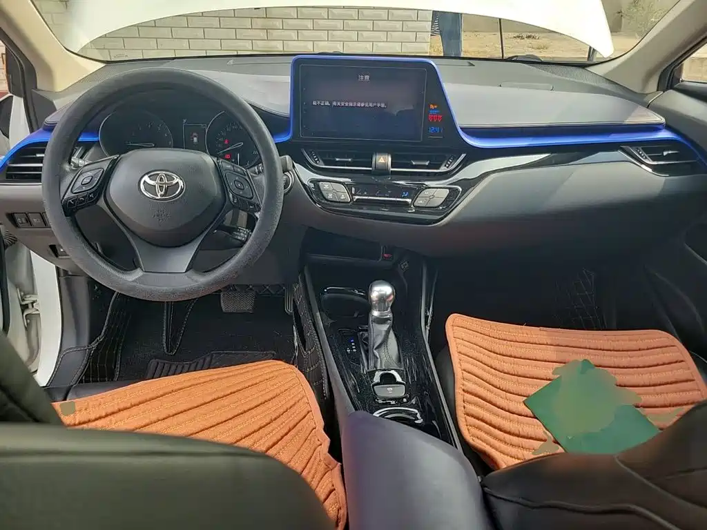 Toyota C-HR — фото 10